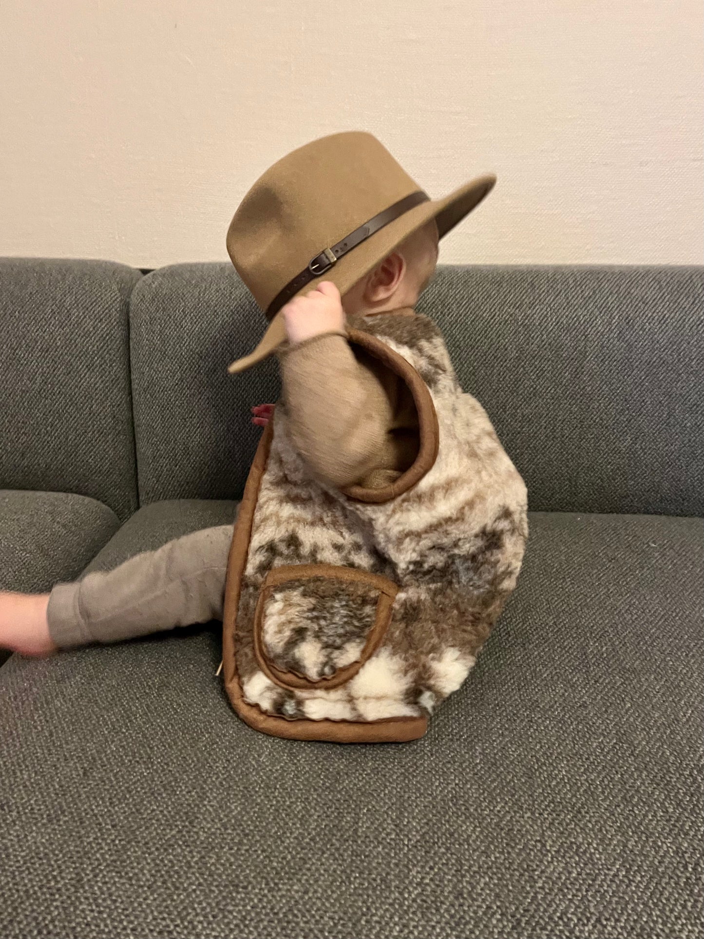 BUNBURY MINI VEST - Warm and cozy kids wool vest from 100% Merino, brown - With Horizontal Pattern